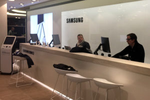 CMATIC pone en marcha el sistema de gestión de turnos en Samsung Store Callao