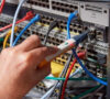 Detector de fibra activa con tamaño “de bolsillo”